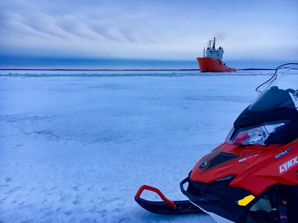 ホテル Nordic Lapland Frevisoeren Båtskärsnäs エクステリア 写真